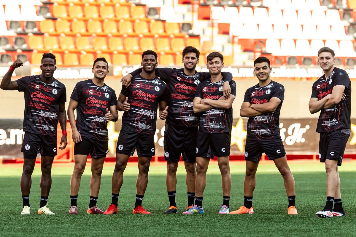 Adonis Preciado (izq.) ya entrenó con Xolos durante toda la pretemporada. (Fotos: Cortesía Club Tijuana)