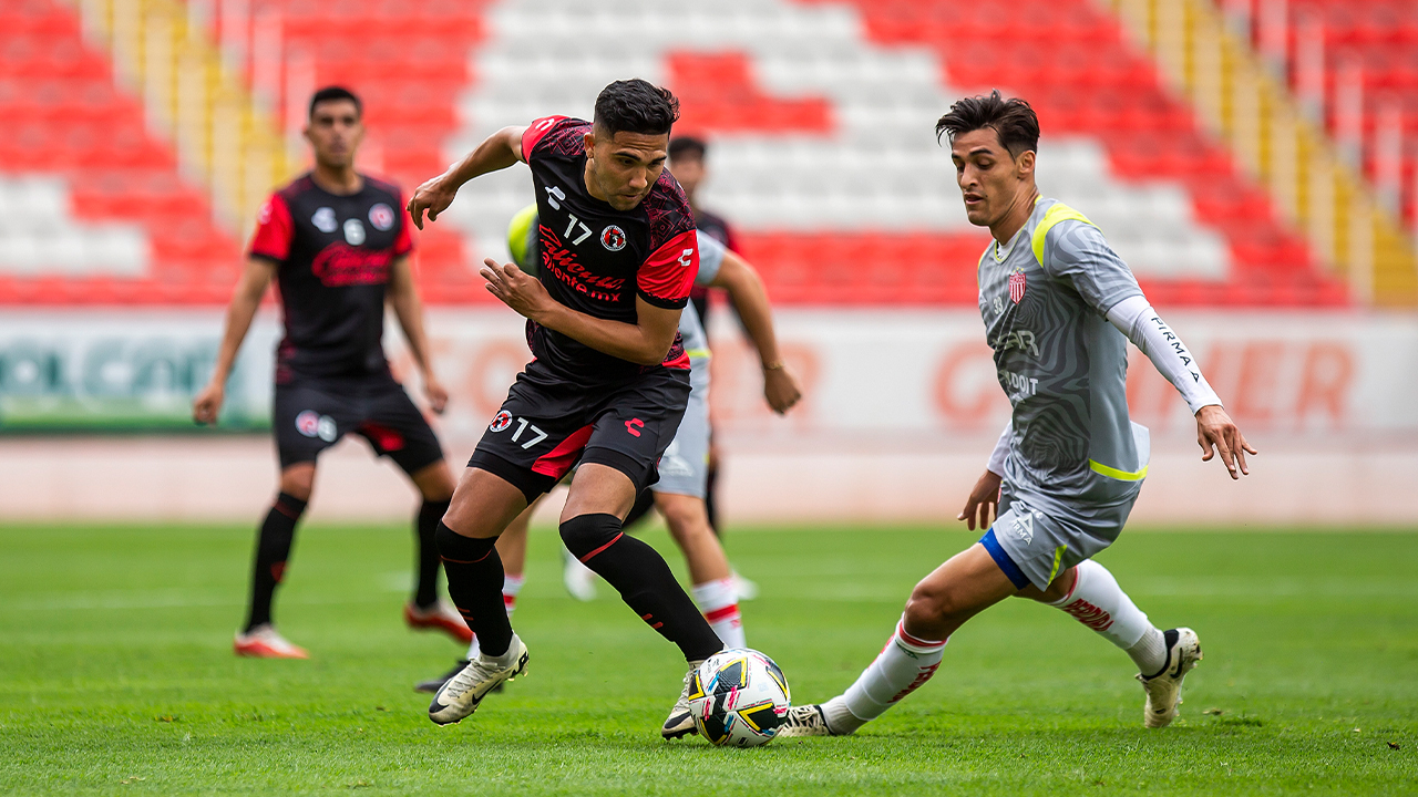 La jauría visitó a Necaxa en partido amistoso.