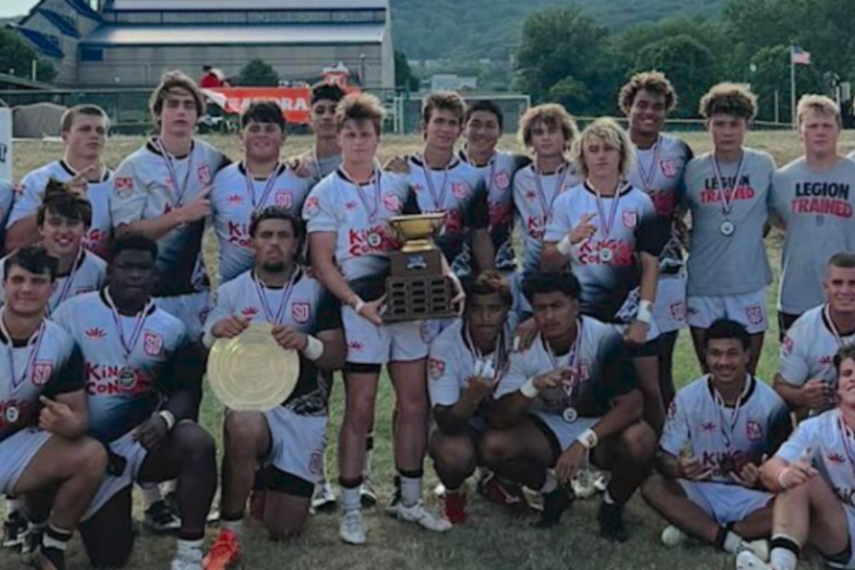 SD Legion Academy posa con el trofeo de campeones. (Foto: Cortesía)