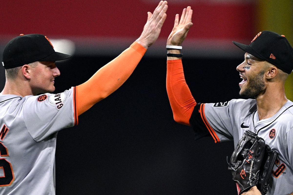 Giants se cobró la derrota del Viernes y ganó el Sábado en el Petco. (Fotos: X @SFGiants)