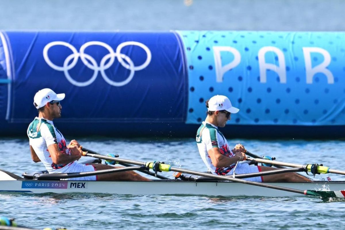 Alexis López y Miguel Carballo en segundo lugar de su heat en el repechaje de Remo en París 2024. (Fotos: Cortesía INDE BC)