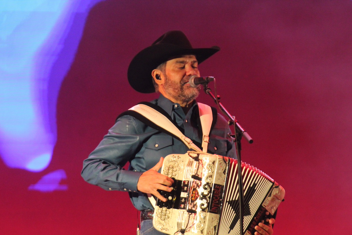 Monumental 30 aniversario de Intocable