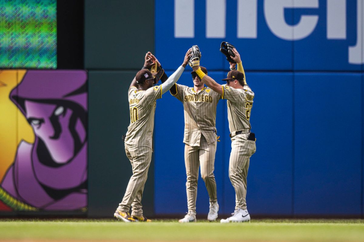 San Diego volvió a ganar una serie después de perder tres seguidas. (Fotos: X @Padres)