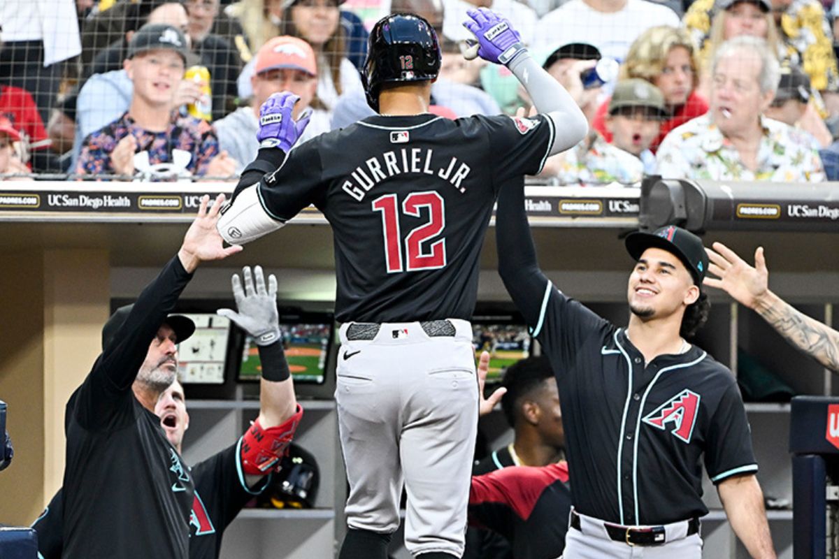 Lourdes Gurriel Jr. se la botó en la segunda entrada este Sábado en el Petco. (Fotos: X @Dbacks)