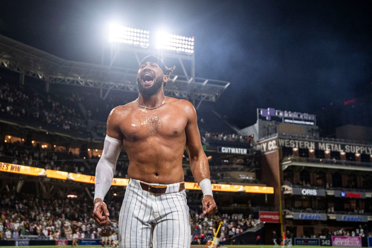 Fernando Tatis Jr. convirtió en una sucursal del manicomio al Petco Park en su regreso. (Fotos: X @Padres)