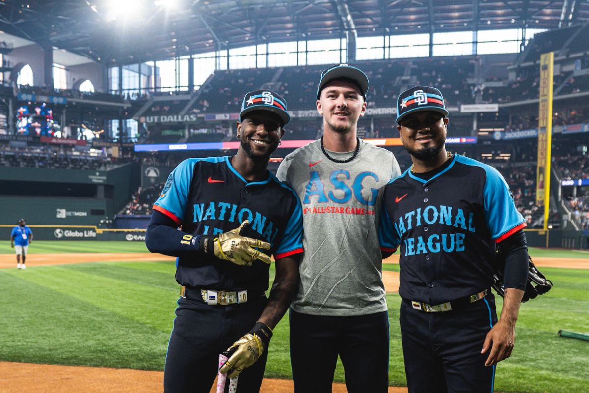 Robert Suárez jugó su primer All Star Game con dos ponches. (Fotos: X @Padres)