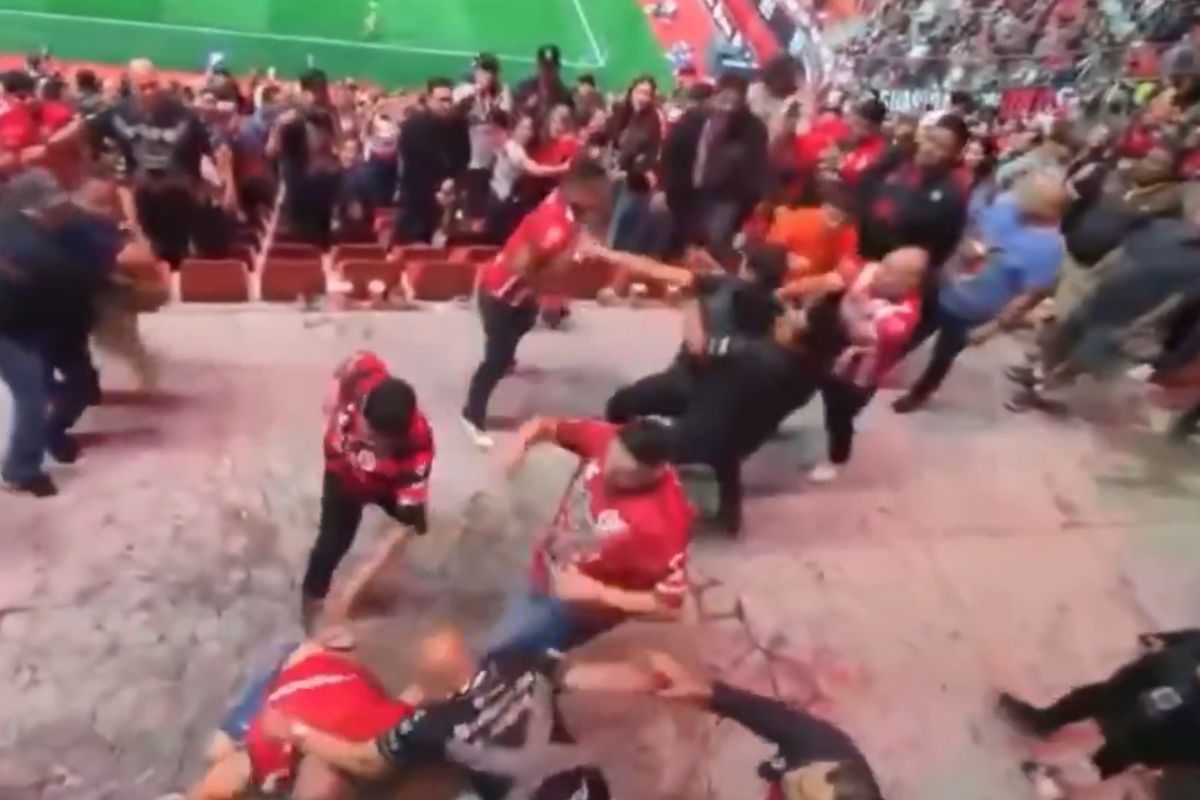 La trifulca empezó dentro del Estadio Caliente. (Foto: Tomada de internet)