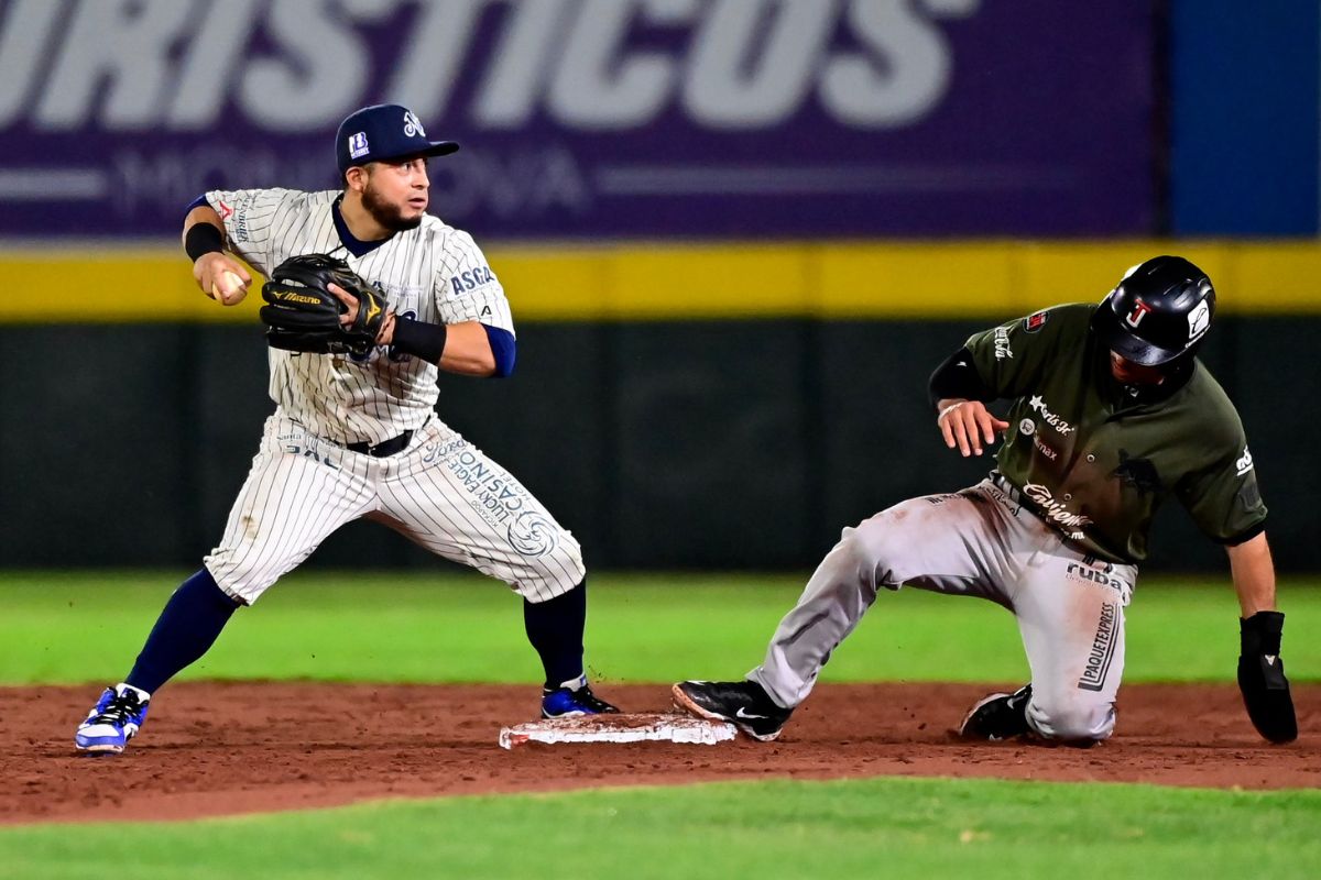 Toros no pudo en el primero de la serie ante Monclova. (Fotos: Cortesía Toros de Tijuana)