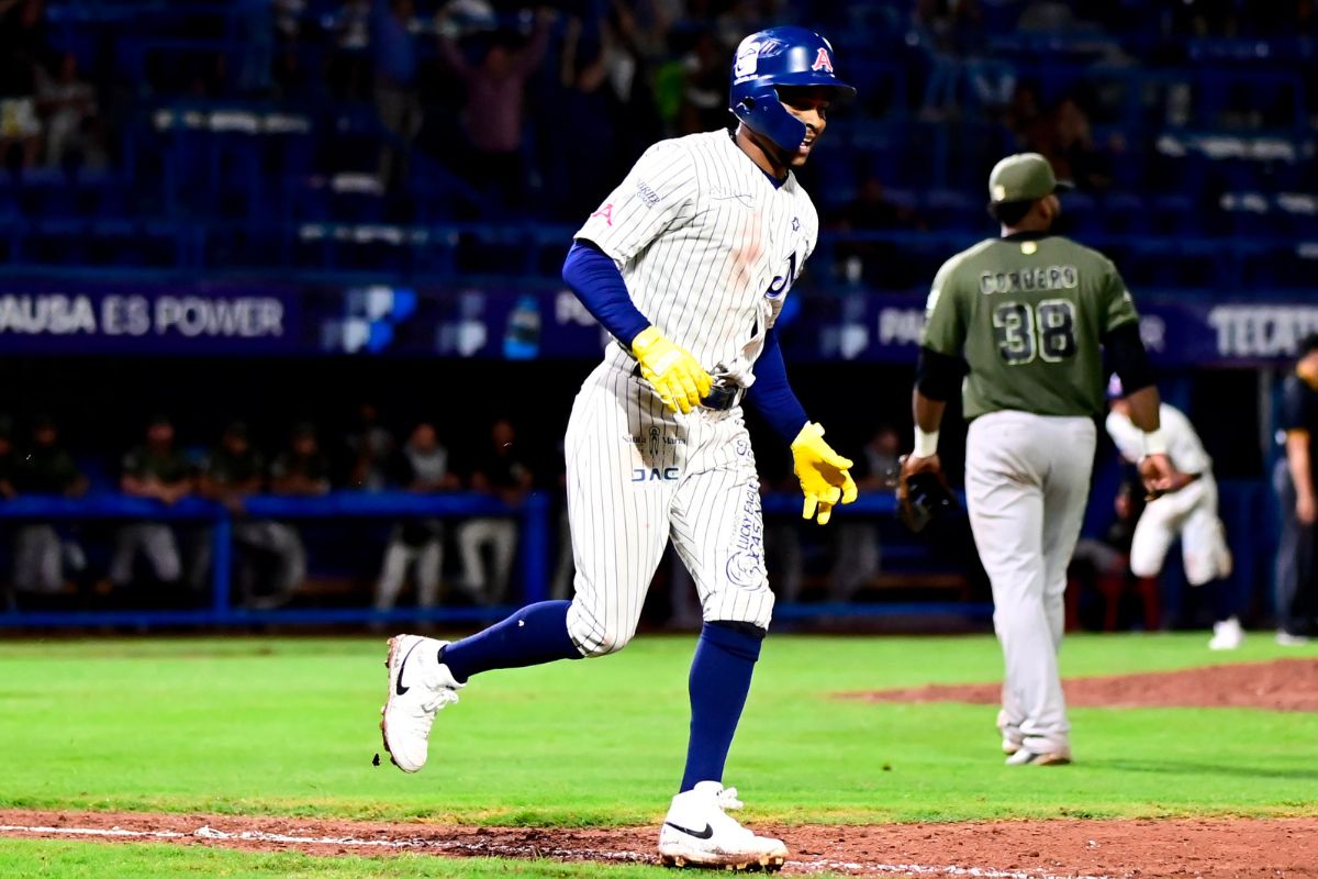 Toros no pudo en el primero de la serie ante Monclova. (Fotos: Cortesía Toros de Tijuana)