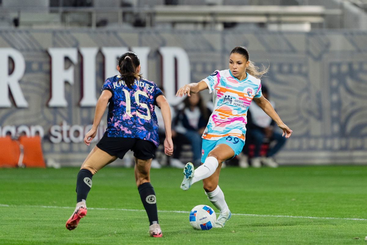 Delphien Cascarino tuvo un buen partido, pero se quedó cerca del gol. (Fotos: Cortesía San Diego Wave FC)