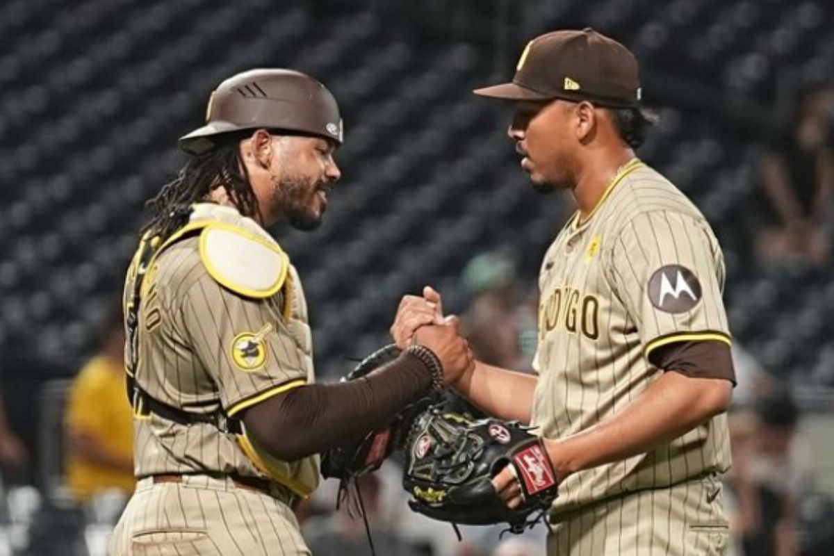 Jeremiah Estrada cerró el partido para los Padres. (Foto: X @Padres)